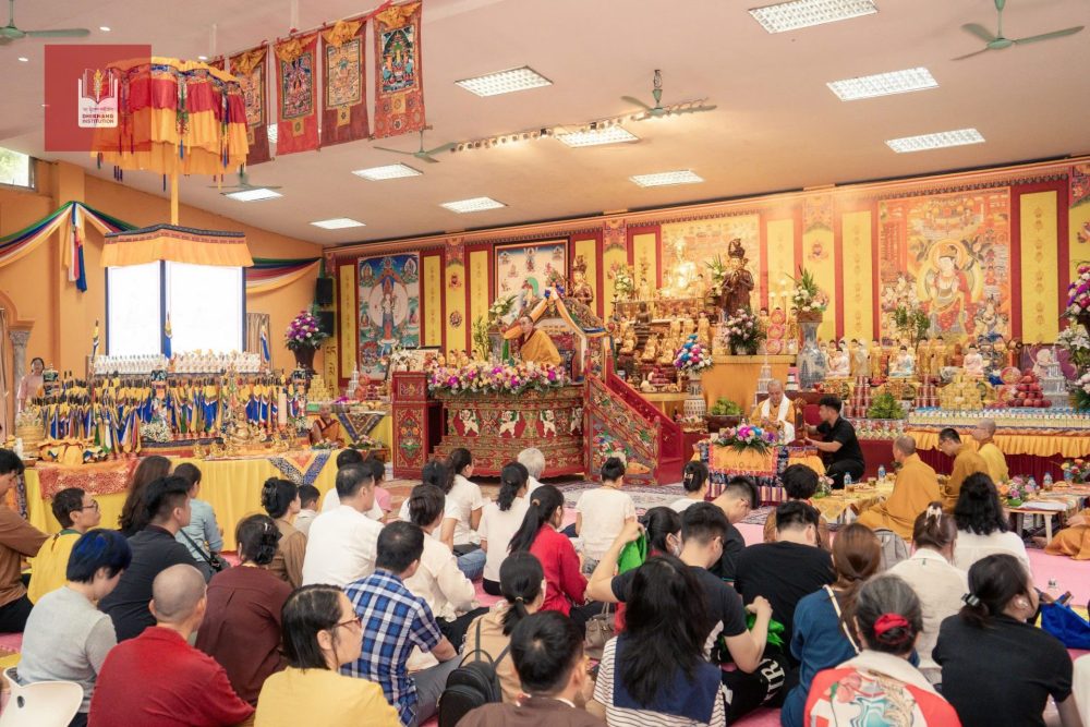 Đoàn phật giáo Nepal tổ chức pháp hội Đạo Sư Lama Norlha tại Chùa Sủi Đoàn phật giáo Nepal tổ chức pháp hội Đạo Sư Lama Norlha tại Chùa Sủi