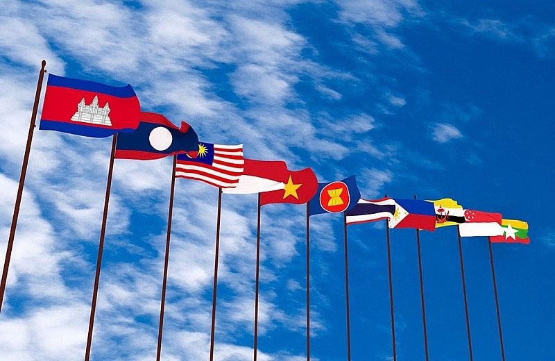 Kinh tế ASEAN: Cơ hội song hành thách thức Kinh tế ASEAN: Cơ hội song hành thách thức