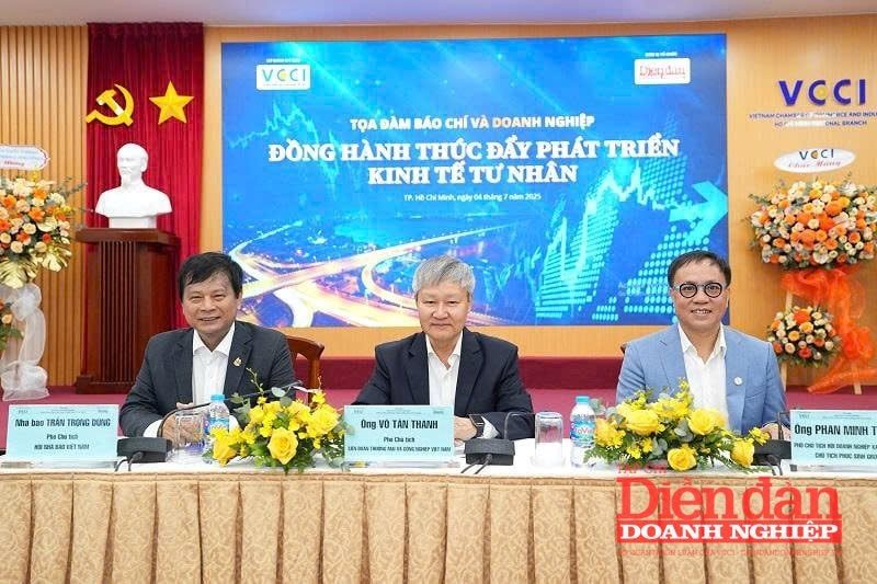 BÁO CHÍ VÀ DOANH NGHIỆP: Tăng cường phối hợp VCCI và Hội Nhà báo thúc đẩy tư nhân phát triển BÁO CHÍ VÀ DOANH NGHIỆP: Tăng cường phối hợp VCCI và Hội Nhà báo thúc đẩy tư nhân phát triển