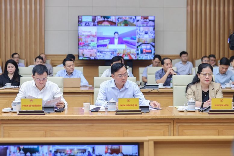 Thủ tướng chủ trì Hội nghị về các công trình, dự án đường sắt Thủ tướng chủ trì Hội nghị về các công trình, dự án đường sắt