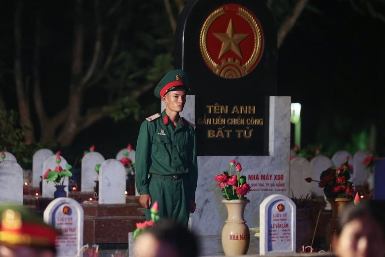 Thủ tướng: Các Anh hùng liệt sĩ đã làm rạng rỡ non sông, đất nước ta Thủ tướng: Các Anh hùng liệt sĩ đã làm rạng rỡ non sông, đất nước ta