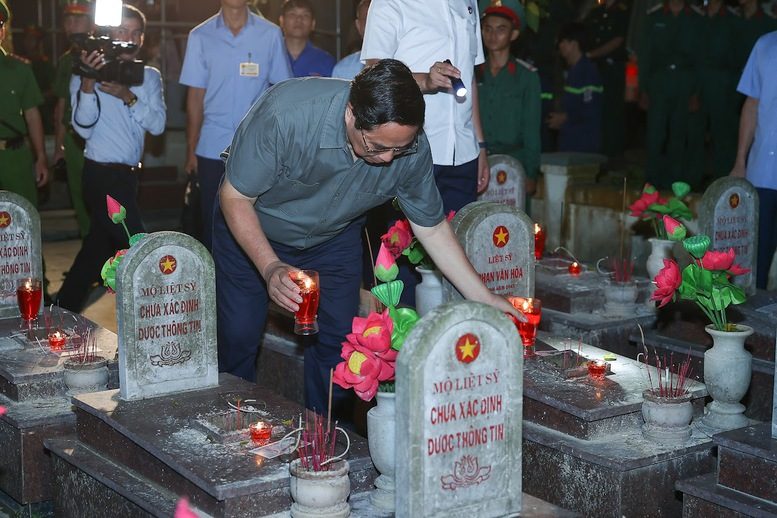 Thủ tướng: Các Anh hùng liệt sĩ đã làm rạng rỡ non sông, đất nước ta Thủ tướng: Các Anh hùng liệt sĩ đã làm rạng rỡ non sông, đất nước ta