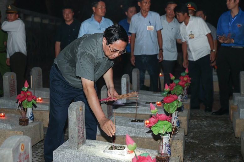 Thủ tướng: Các Anh hùng liệt sĩ đã làm rạng rỡ non sông, đất nước ta Thủ tướng: Các Anh hùng liệt sĩ đã làm rạng rỡ non sông, đất nước ta