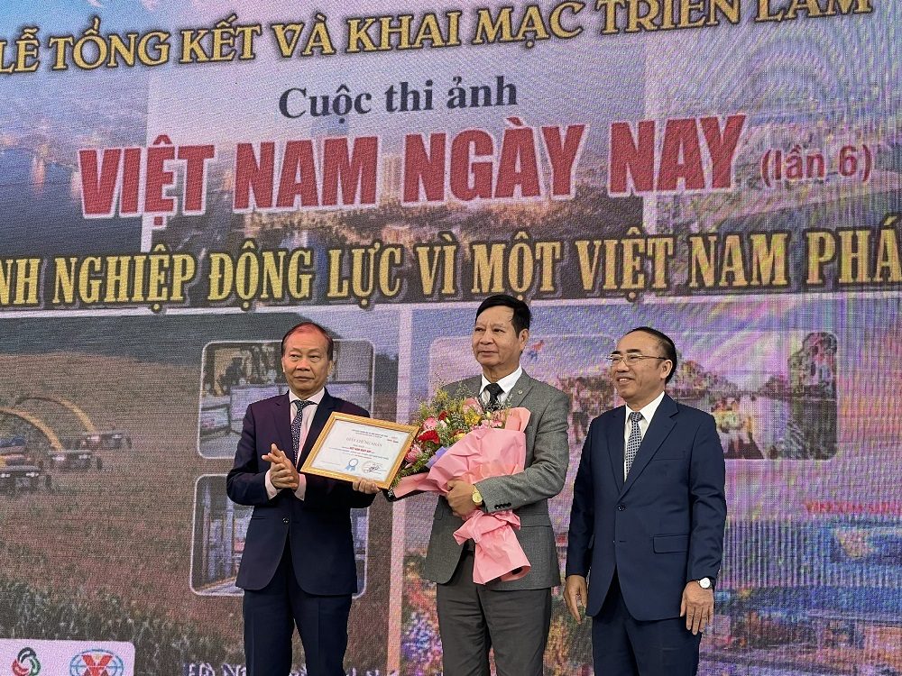 Chính thức phát động cuộc thi - Triển lãm ảnh toàn quốc “VIỆT NAM NGÀY NAY” lần thứ 7 Chính thức phát động cuộc thi - Triển lãm ảnh toàn quốc “VIỆT NAM NGÀY NAY” lần thứ 7