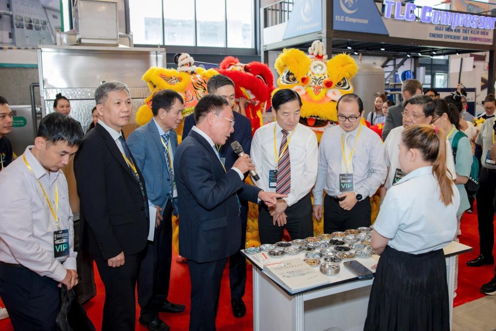 Khai mạc Hội chợ Máy và Nguyên liệu gỗ quốc tế Bình Dương Khai mạc Hội chợ Máy và Nguyên liệu gỗ quốc tế Bình Dương