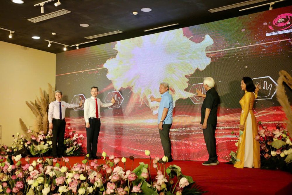 Triển lãm trực tuyến “Không có gì quý hơn độc lập, tự do” Triển lãm trực tuyến “Không có gì quý hơn độc lập, tự do”