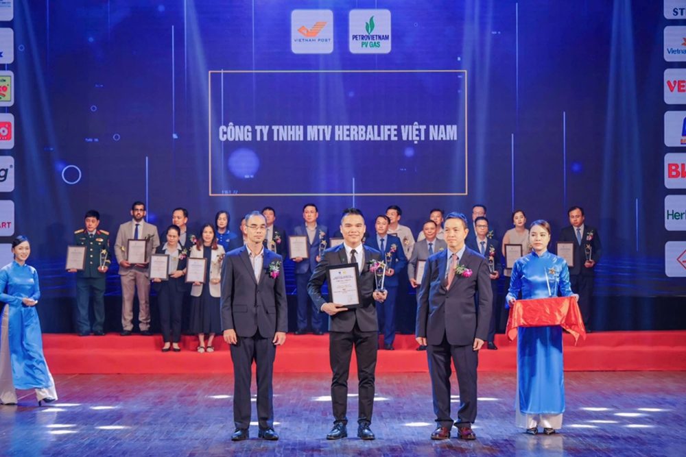 Herbalife Việt Nam đạt Chứng nhận Top 10 Nhãn hiệu nổi tiếng Việt Nam & Doanh Nghiệp tiên phong đổi mới sáng tạo năm 2025 Herbalife Việt Nam đạt Chứng nhận Top 10 Nhãn hiệu nổi tiếng Việt Nam & Doanh Nghiệp tiên phong đổi mới sáng tạo năm 2025
