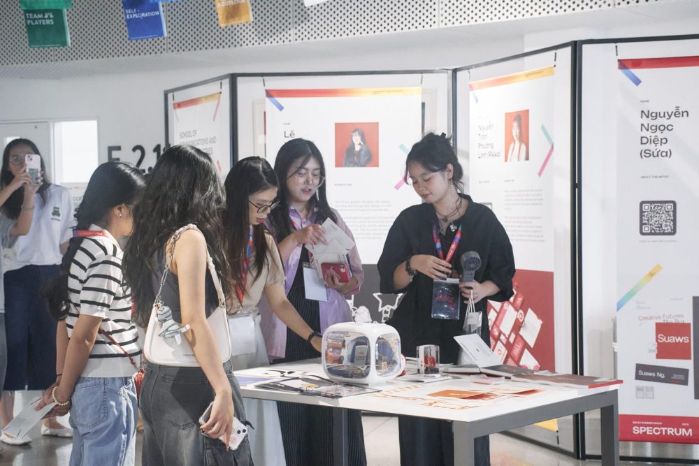 Khám phá tư duy nghệ thuật và sáng tạo của sinh viên BUV trong triển lãm SPECTRUM