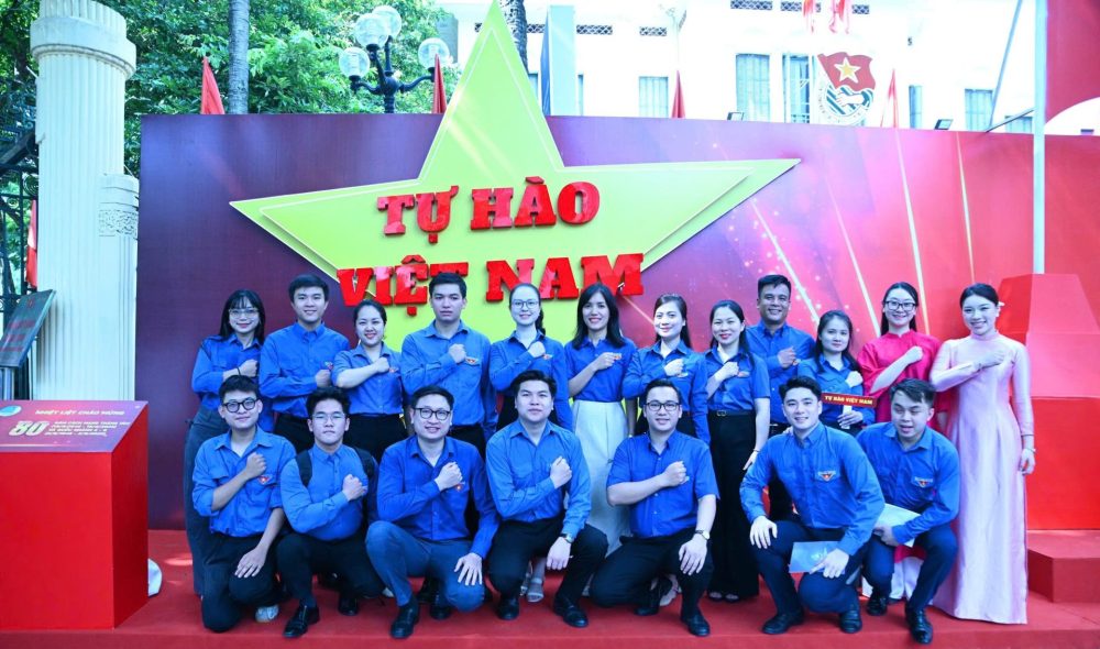 Phát động Chiến dịch truyền thông “Tôi yêu Tổ quốc tôi” Phát động Chiến dịch truyền thông “Tôi yêu Tổ quốc tôi”