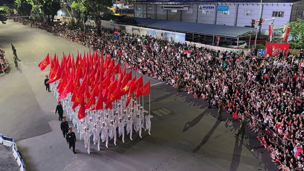 Khối Doanh nhân Việt Nam hợp luyện diễu binh, diễu hành A80