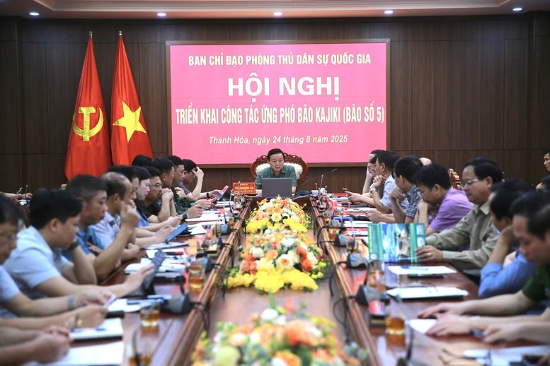 Thủ tướng họp khẩn ứng phó bão số 5: Bảo vệ tính mạng nhân dân là mục tiêu cao nhất Thủ tướng họp khẩn ứng phó bão số 5: Bảo vệ tính mạng nhân dân là mục tiêu cao nhất