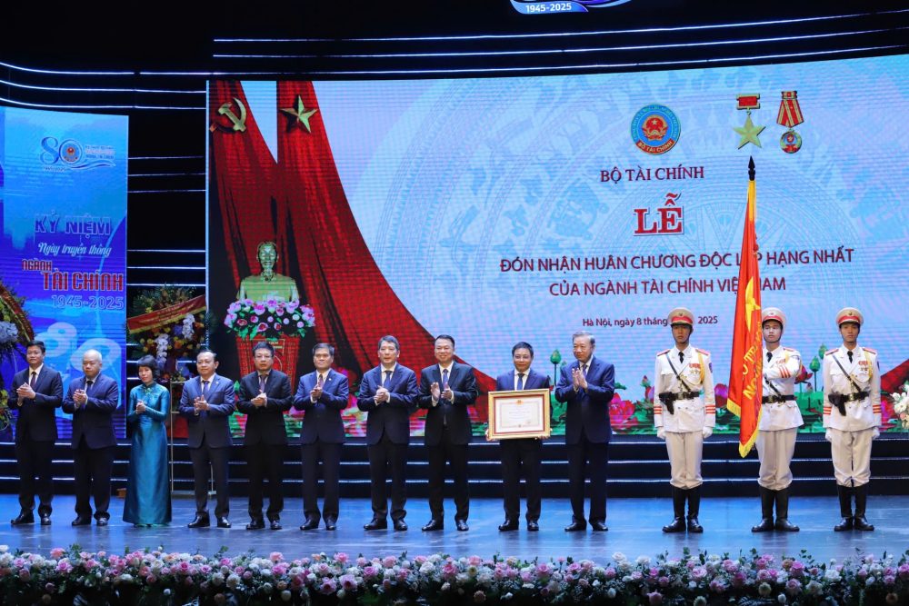 Tổng Bí thư: Ngành tài chính tiên phong đổi mới và phát triển kinh tế Tổng Bí thư: Ngành tài chính tiên phong đổi mới và phát triển kinh tế