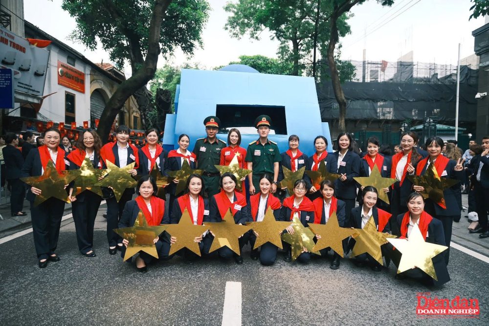 Khối Doanh nhân Việt Nam sơ duyệt diễu binh, diễu hành A80 Khối Doanh nhân Việt Nam sơ duyệt diễu binh, diễu hành A80