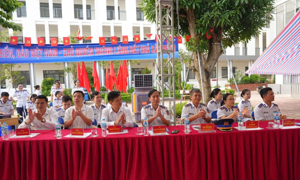 Yêu biển, đảo quê hương không chỉ là trách nhiệm mà đã trở thành tình cảm tốt đẹp của thế hệ trẻ