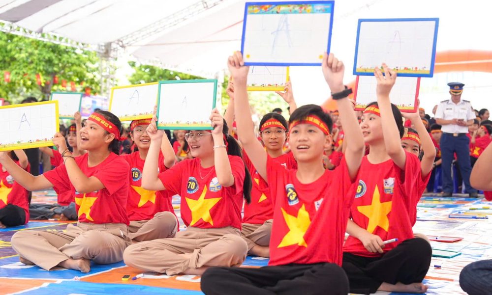 Yêu biển, đảo quê hương không chỉ là trách nhiệm mà đã trở thành tình cảm tốt đẹp của thế hệ trẻ