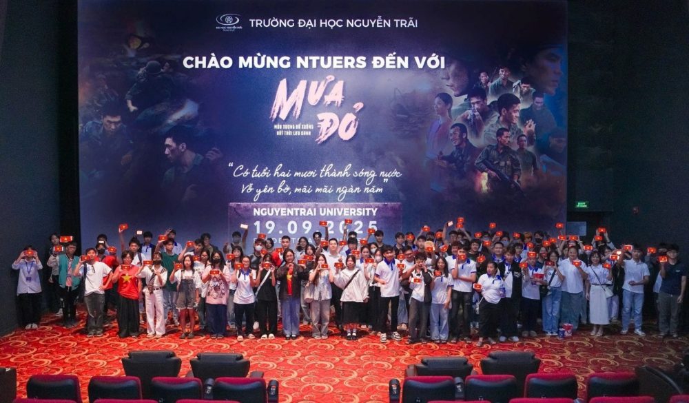 Mưa Đỏ – Hành trình tri ân và đánh thức trách nhiệm tuổi trẻ tại Trườg Đại học Nguyễn Trãi Mưa Đỏ – Hành trình tri ân và đánh thức trách nhiệm tuổi trẻ tại Trườg Đại học Nguyễn Trãi