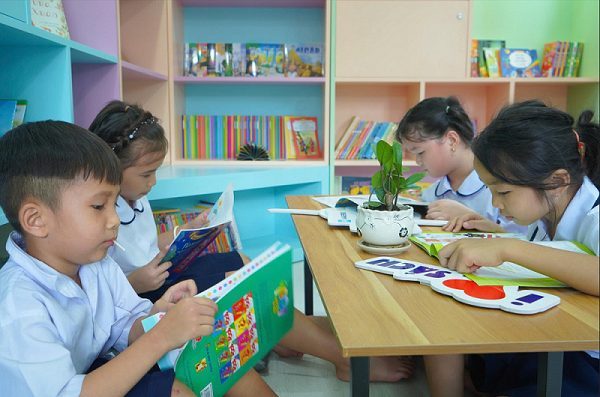 CÔNG TY CỔ PHẦN CHĂN NUÔI C.P. VIỆT NAM ĐỒNG HÀNH CÙNG DỰ ÁN “THƯ VIỆN CONTAINER” CÔNG TY CỔ PHẦN CHĂN NUÔI C.P. VIỆT NAM ĐỒNG HÀNH CÙNG DỰ ÁN “THƯ VIỆN CONTAINER”