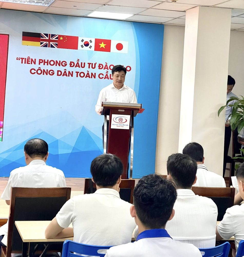 Trường Đại học Nguyễn Trãi tổ chức bồi dưỡng lý luận chính trị dành cho đối tượng kết nạp Đảng Trường Đại học Nguyễn Trãi tổ chức bồi dưỡng lý luận chính trị dành cho đối tượng kết nạp Đảng