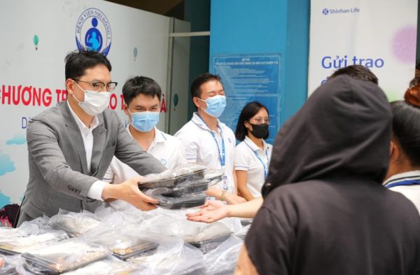 Gửi trao diệu kỳ - Hành trình lan toả yêu thương của Shinhan Life Việt Nam