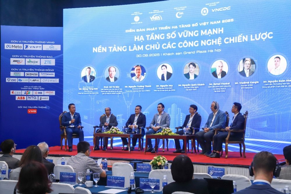 Diễn đàn Phát triển hạ tầng số Việt Nam 2025: Thúc đẩy phát triển hạ tầng số hiện đại trong các lĩnh vực trọng điểm Diễn đàn Phát triển hạ tầng số Việt Nam 2025: Thúc đẩy phát triển hạ tầng số hiện đại trong các lĩnh vực trọng điểm
