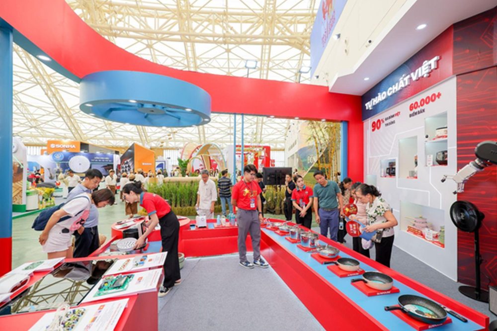 SUNHOUSE gây bất ngờ tại Triển lãm Thành tựu Đất nước với năng lực sản xuất vi mạch SUNHOUSE gây bất ngờ tại Triển lãm Thành tựu Đất nước với năng lực sản xuất vi mạch