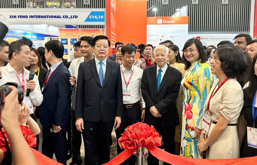 Sức hút của Khu triển lãm Ứng dụng thương mại điện tử và các giải pháp công nghệ số tại VnSourcing 2025 Sức hút của Khu triển lãm Ứng dụng thương mại điện tử và các giải pháp công nghệ số tại VnSourcing 2025