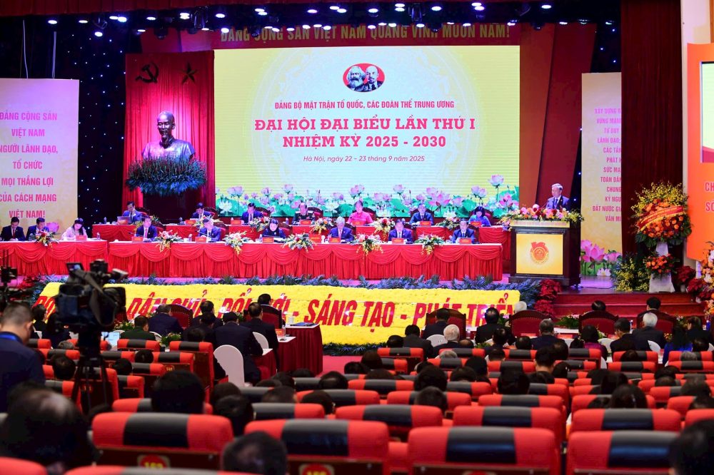 Mặt trận là Nhân dân Mặt trận là Nhân dân