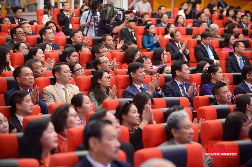 Mặt trận là Nhân dân Mặt trận là Nhân dân
