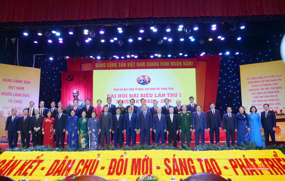 Mặt trận là Nhân dân Mặt trận là Nhân dân