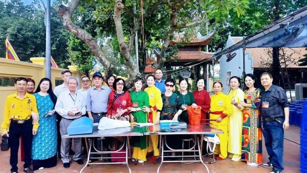 HĐHPVN dâng hương tri ân danh tướng đất Thăng Long HĐHPVN dâng hương tri ân danh tướng đất Thăng Long