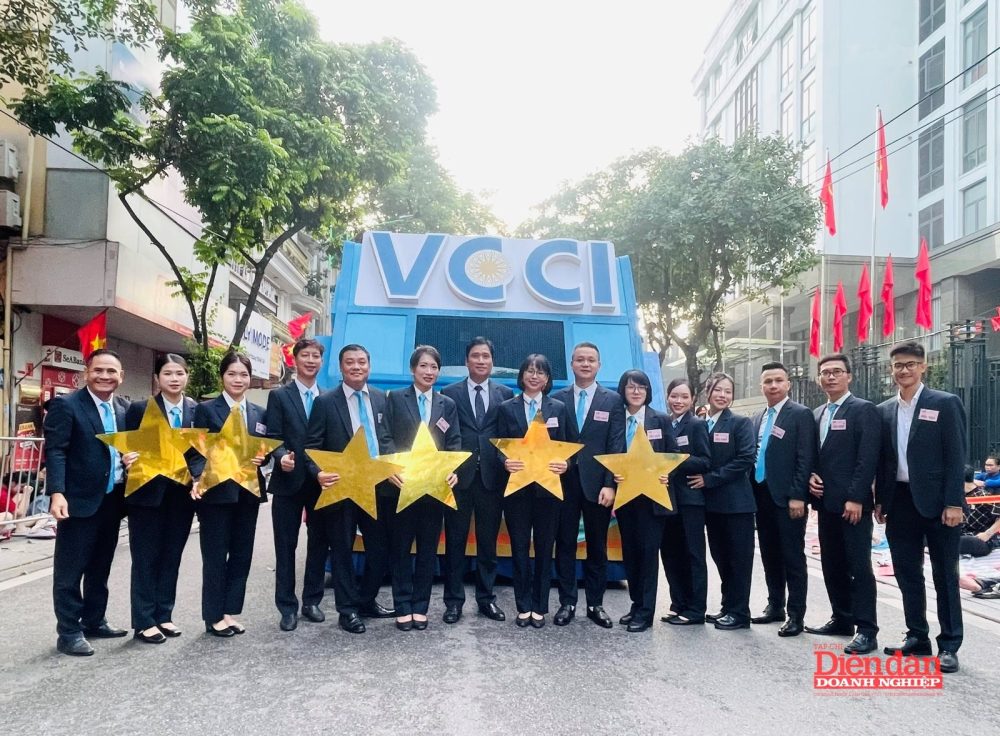 Khối Doanh nhân Việt Nam diễu hành ngày Quốc khánh 2/9: Dấu ấn trong ngày hội lớn của dân tộc Khối Doanh nhân Việt Nam diễu hành ngày Quốc khánh 2/9: Dấu ấn trong ngày hội lớn của dân tộc