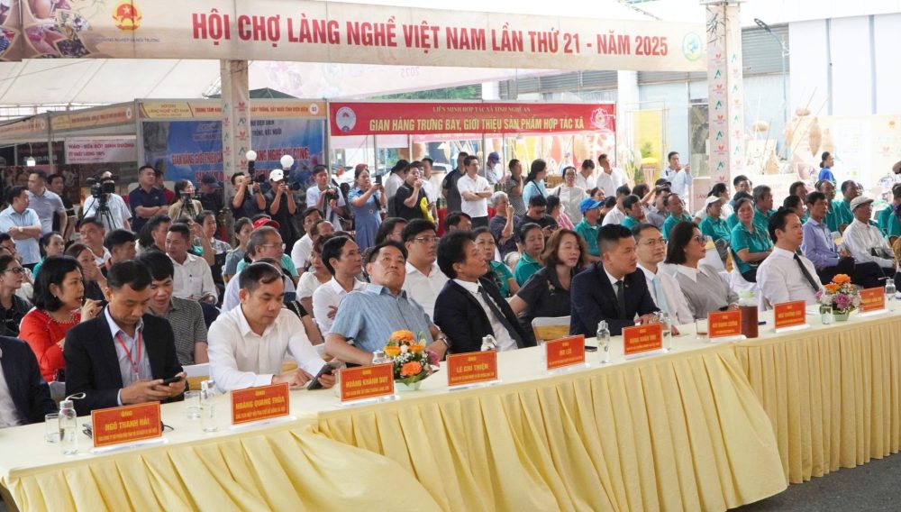 Khai mạc Hội chợ Làng nghề Việt Nam lần thứ 21 năm 2025 Khai mạc Hội chợ Làng nghề Việt Nam lần thứ 21 năm 2025
