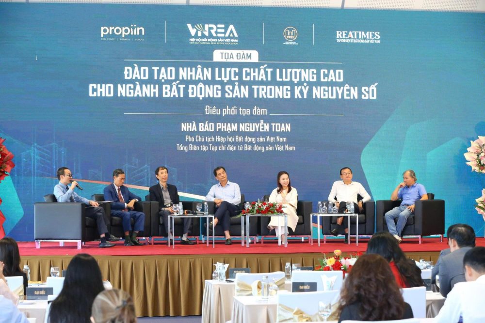 Đào tạo nguồn nhân lực chất lượng cao cho ngành bất động sản trong kỷ nguyên số Đào tạo nguồn nhân lực chất lượng cao cho ngành bất động sản trong kỷ nguyên số