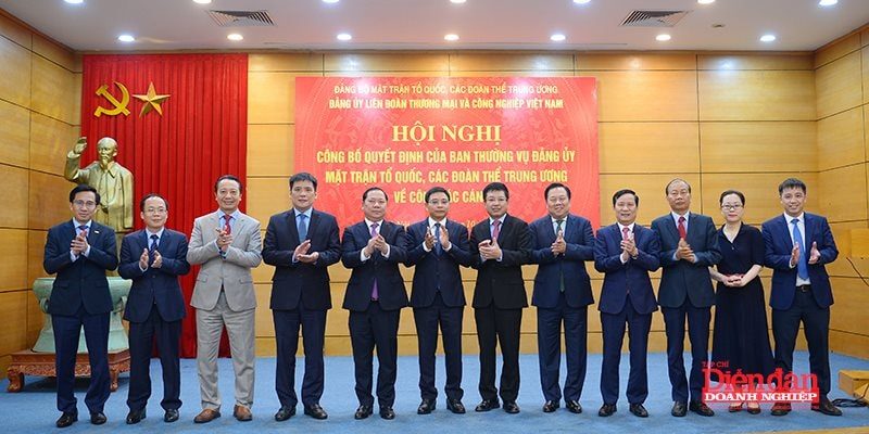 Thứ trưởng Bộ Tài chính Hồ Sỹ Hùng được điều động làm Bí thư Đảng uỷ VCCI Thứ trưởng Bộ Tài chính Hồ Sỹ Hùng được điều động làm Bí thư Đảng uỷ VCCI