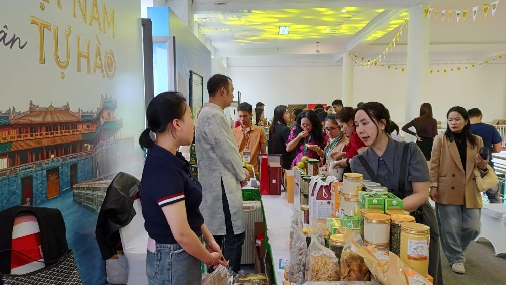 Khai mạc Tuần lễ Nông sản Việt 2025 Khai mạc Tuần lễ Nông sản Việt 2025