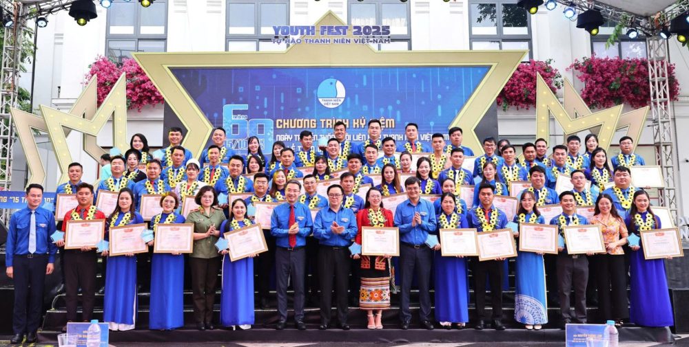 Lễ kỷ niệm 69 năm Ngày truyền thống Hội Liên hiệp thanh niên Việt Nam Lễ kỷ niệm 69 năm Ngày truyền thống Hội Liên hiệp thanh niên Việt Nam