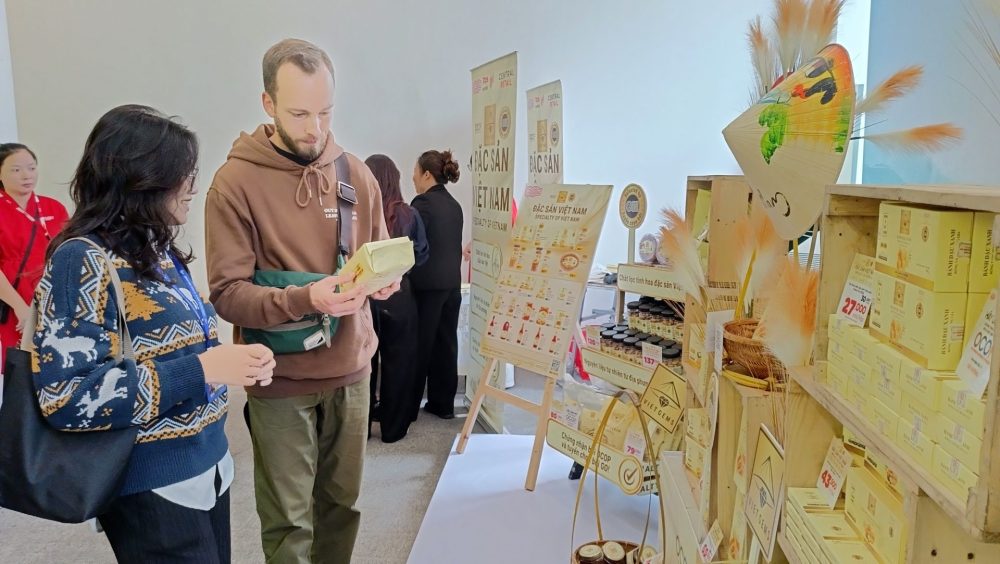 Khai mạc Tuần lễ Nông sản Việt 2025 Khai mạc Tuần lễ Nông sản Việt 2025