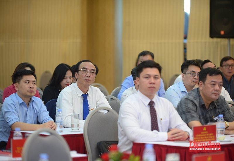 Thứ trưởng Bộ Tài chính Hồ Sỹ Hùng được điều động làm Bí thư Đảng uỷ VCCI Thứ trưởng Bộ Tài chính Hồ Sỹ Hùng được điều động làm Bí thư Đảng uỷ VCCI