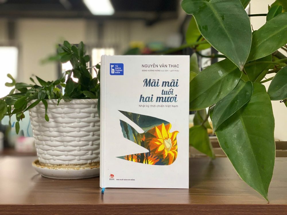 Ra mắt ấn bản đặc biệt “Mãi mãi tuổi hai mươi”
