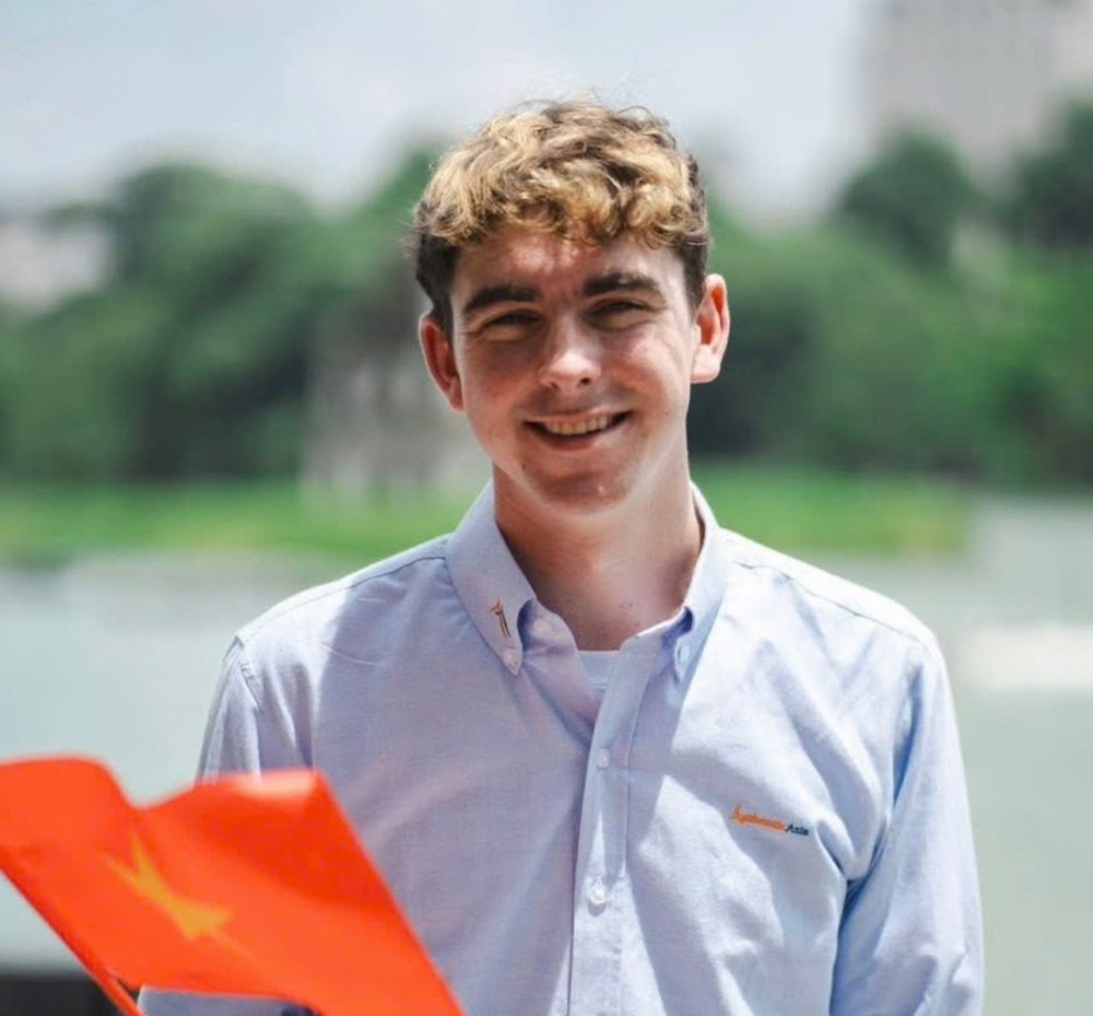 Hành trình “đổi đời” tại Việt Nam của chàng sinh viên Scotland Hành trình “đổi đời” tại Việt Nam của chàng sinh viên Scotland