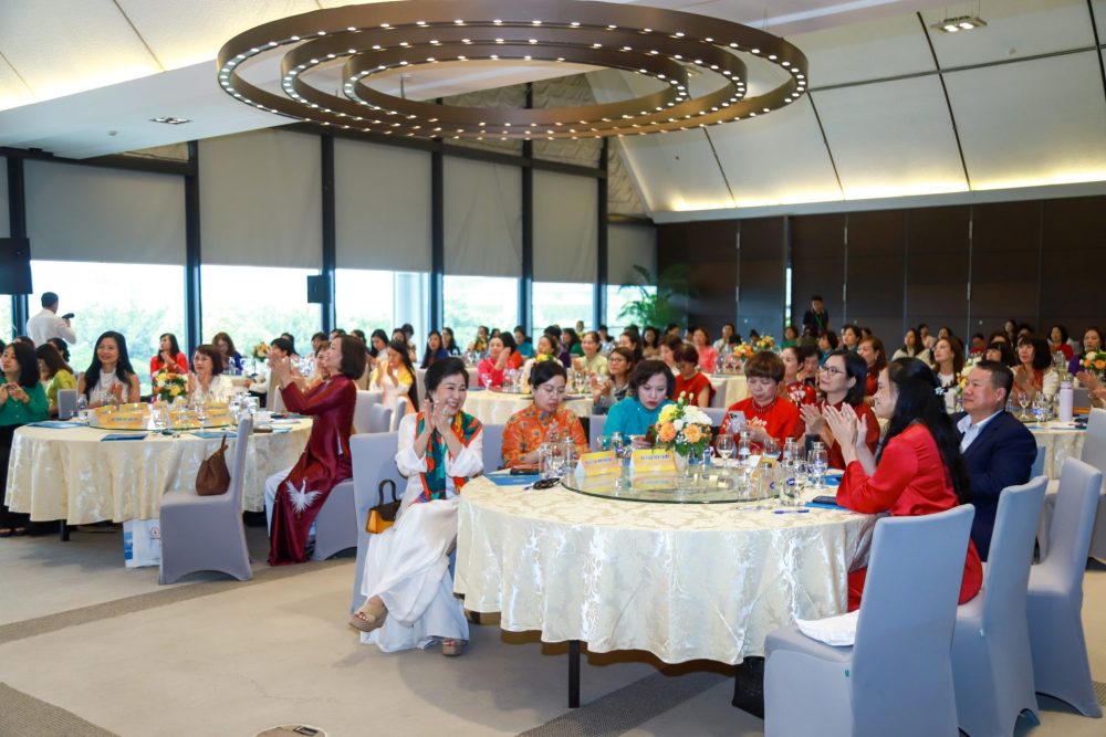 Diễn đàn Nữ doanh nhân Việt Nam: Bền bỉ - Bứt phá - Tiên phong - Bền vững đồng kiến quốc Diễn đàn Nữ doanh nhân Việt Nam: Bền bỉ - Bứt phá - Tiên phong - Bền vững đồng kiến quốc