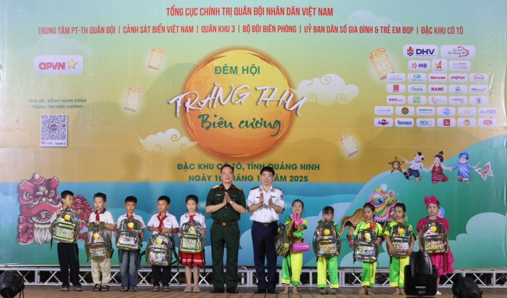 Trăng muộn trên đảo Cô Tô Trăng muộn trên đảo Cô Tô