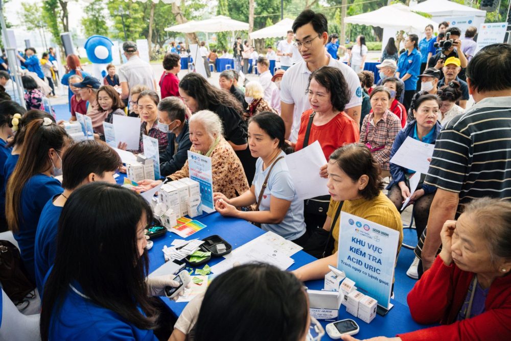 Phát động Chương trình Quốc gia Phòng chống và Quản lý Đột quỵ Phát động Chương trình Quốc gia Phòng chống và Quản lý Đột quỵ