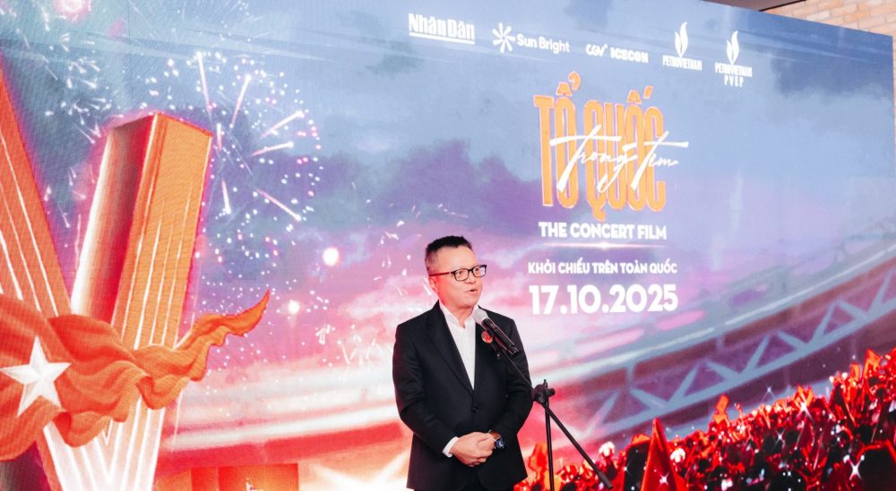 “Tổ Quốc Trong Tim: The Concert Film” chính thức khởi chiếu toàn quốc “Tổ Quốc Trong Tim: The Concert Film” chính thức khởi chiếu toàn quốc