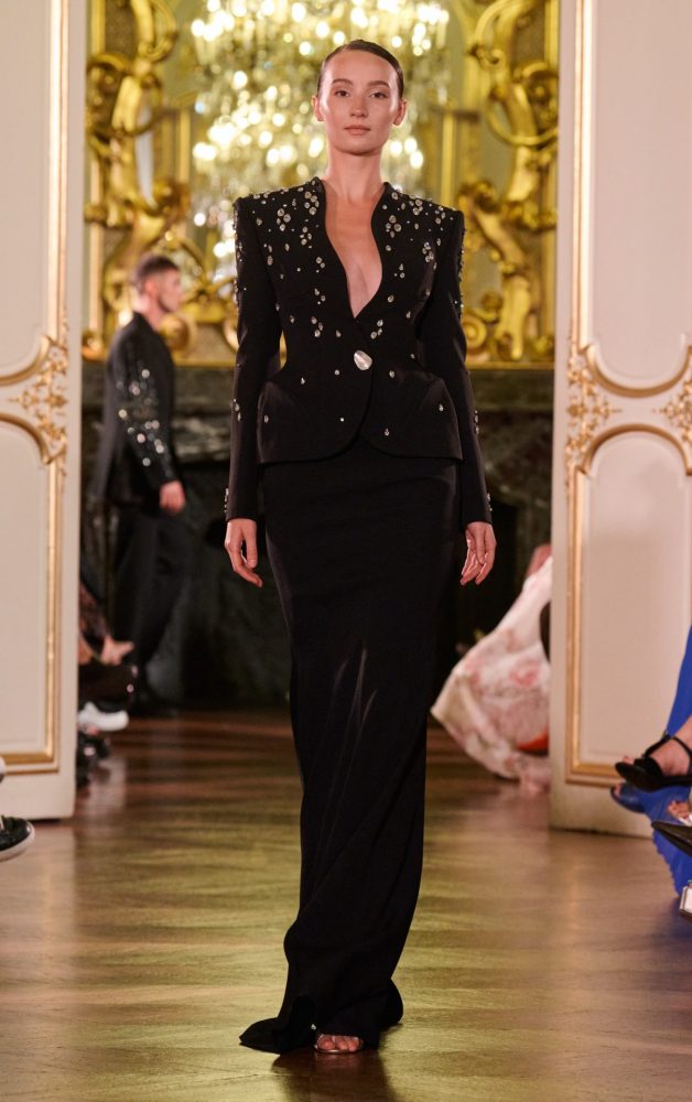 GVLUX ra mắt bộ sưu tập đầu tay “The Echoes” tại Paris Fashion Week