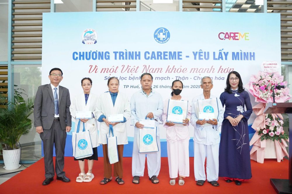 Chương trình CAREME khám bệnh miễn phí cho hơn 1000 người dân Huế Chương trình CAREME khám bệnh miễn phí cho hơn 1000 người dân Huế