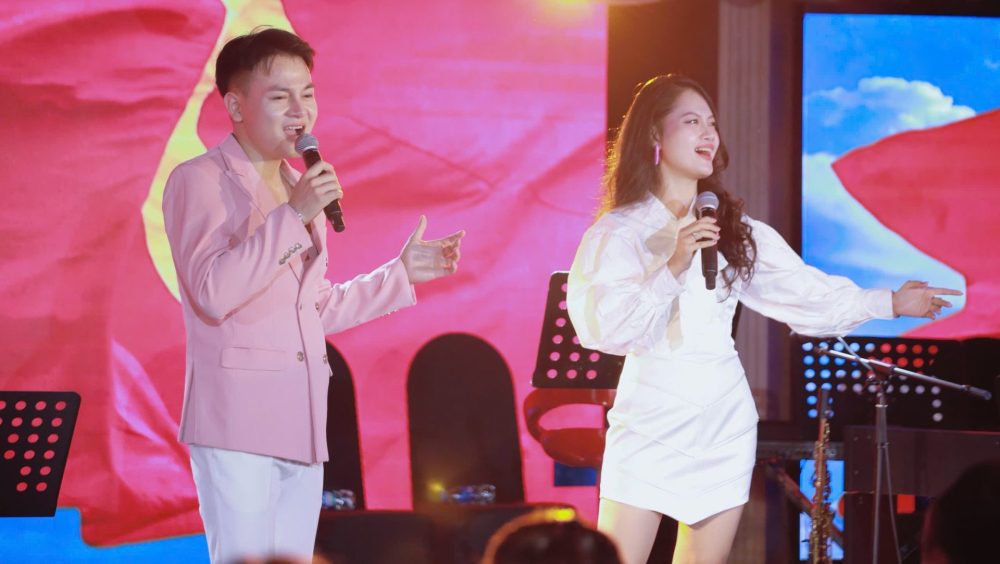 “Thắp lửa trái tim” – Khi âm nhạc trở thành nhịp cầu yêu thương “Thắp lửa trái tim” – Khi âm nhạc trở thành nhịp cầu yêu thương