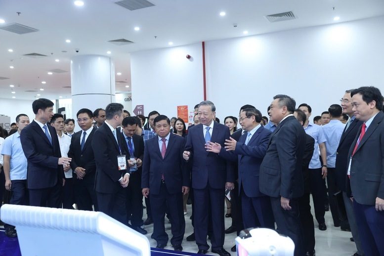 Thủ tướng Chính phủ Phạm Minh Chính: Không hạn chế không gian đổi mới sáng tạo của bất cứ tập thể và cá nhân nào Thủ tướng Chính phủ Phạm Minh Chính: Không hạn chế không gian đổi mới sáng tạo của bất cứ tập thể và cá nhân nào