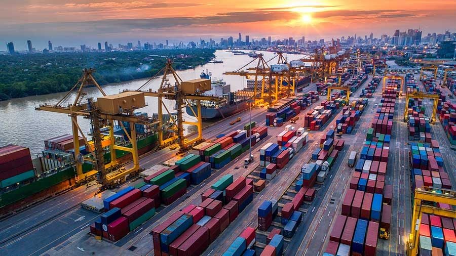 Kinh tế Việt Nam vượt thách thức, tăng trưởng ấn tượng Kinh tế Việt Nam vượt thách thức, tăng trưởng ấn tượng