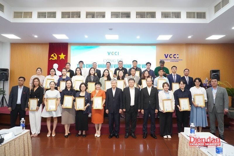 Thêm 40 doanh nghiệp trở thành hội viên chính thức của VCCI Thêm 40 doanh nghiệp trở thành hội viên chính thức của VCCI